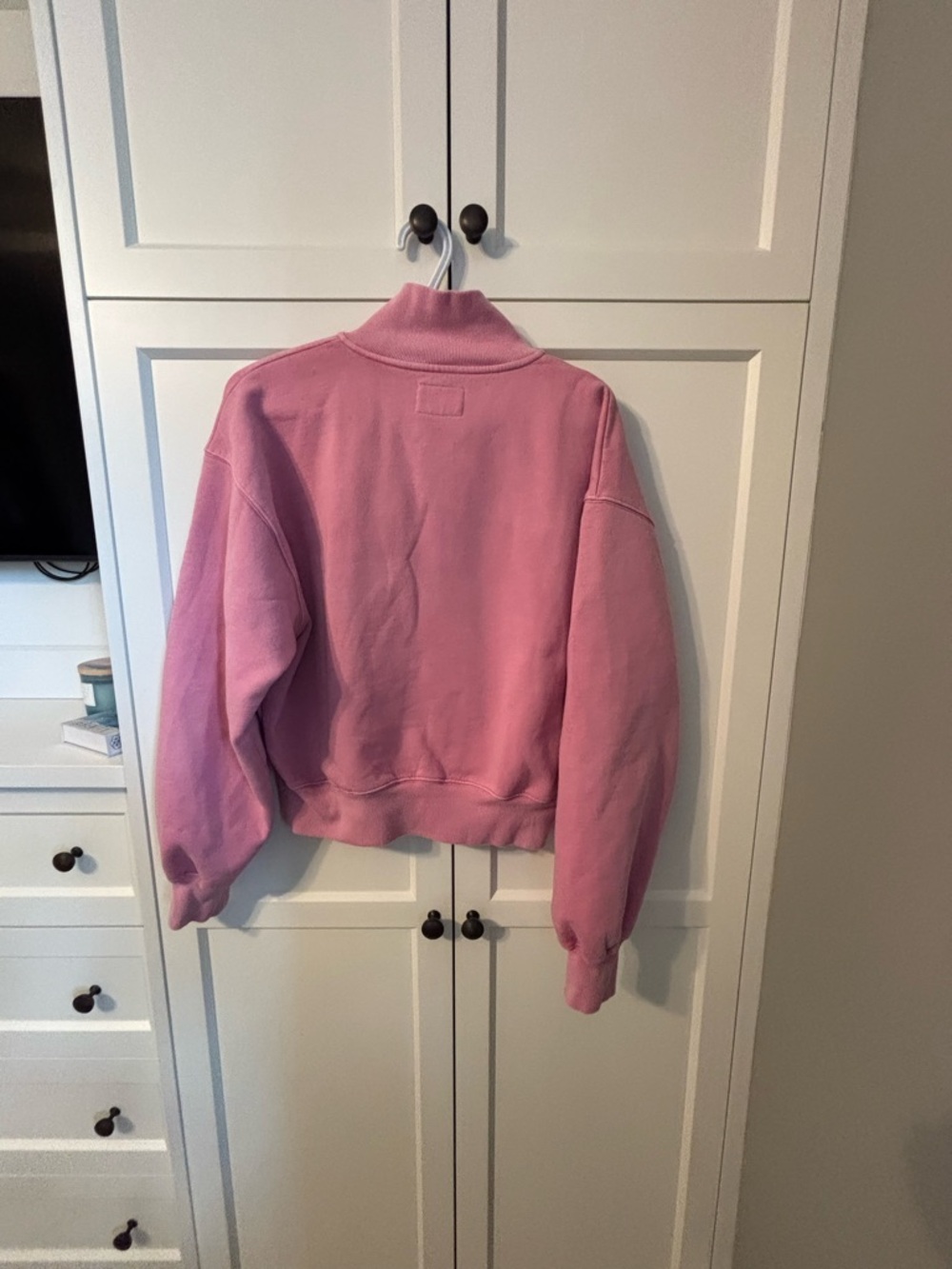 Wilfred Free Pink Cropped Sweatshirt Size 2 | Cozy Pullover

⸻ - Picture 3 of 8